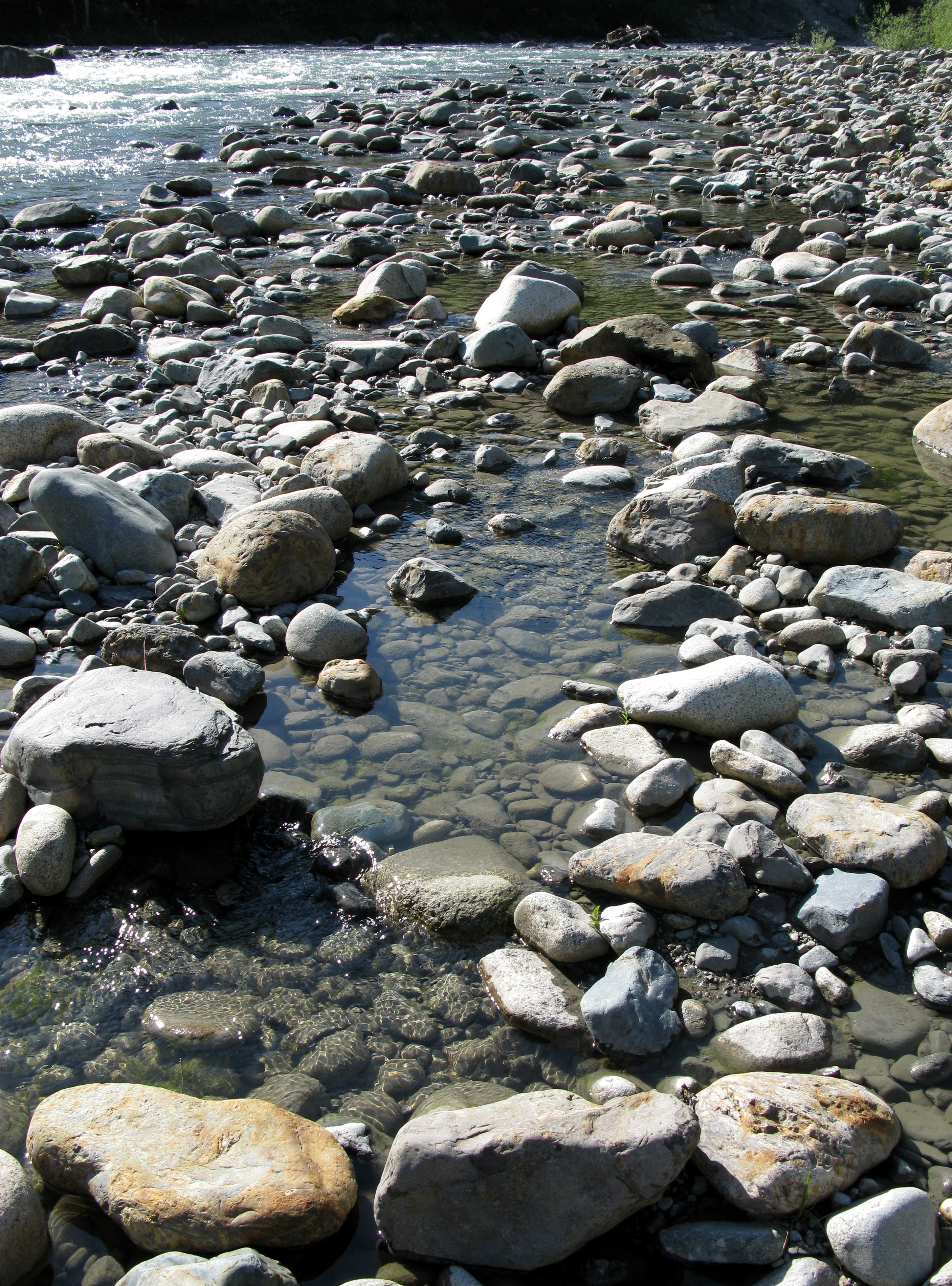 middle fork snoqualmie river rocks
