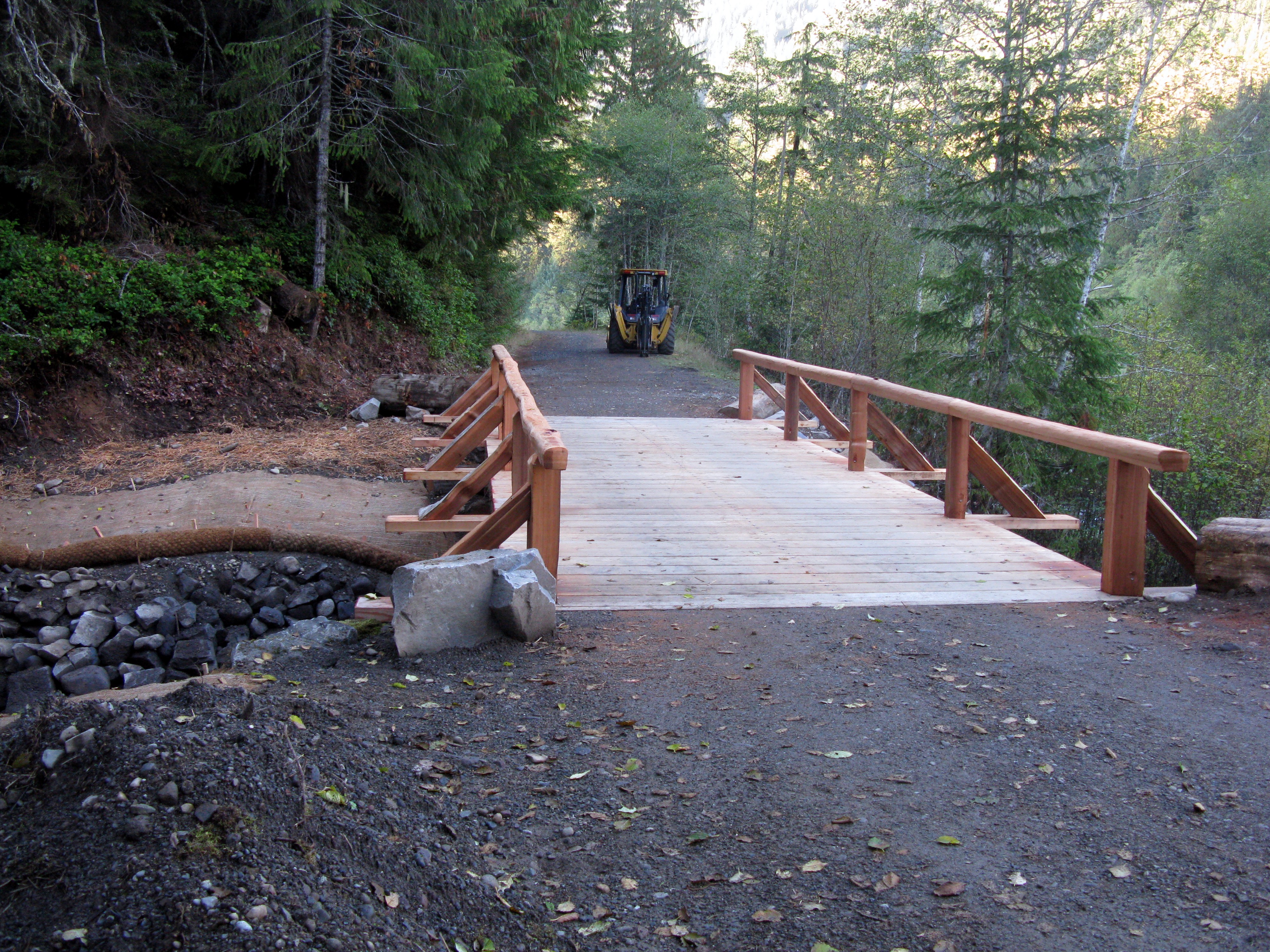 new bridge on way to Ipsut Creek