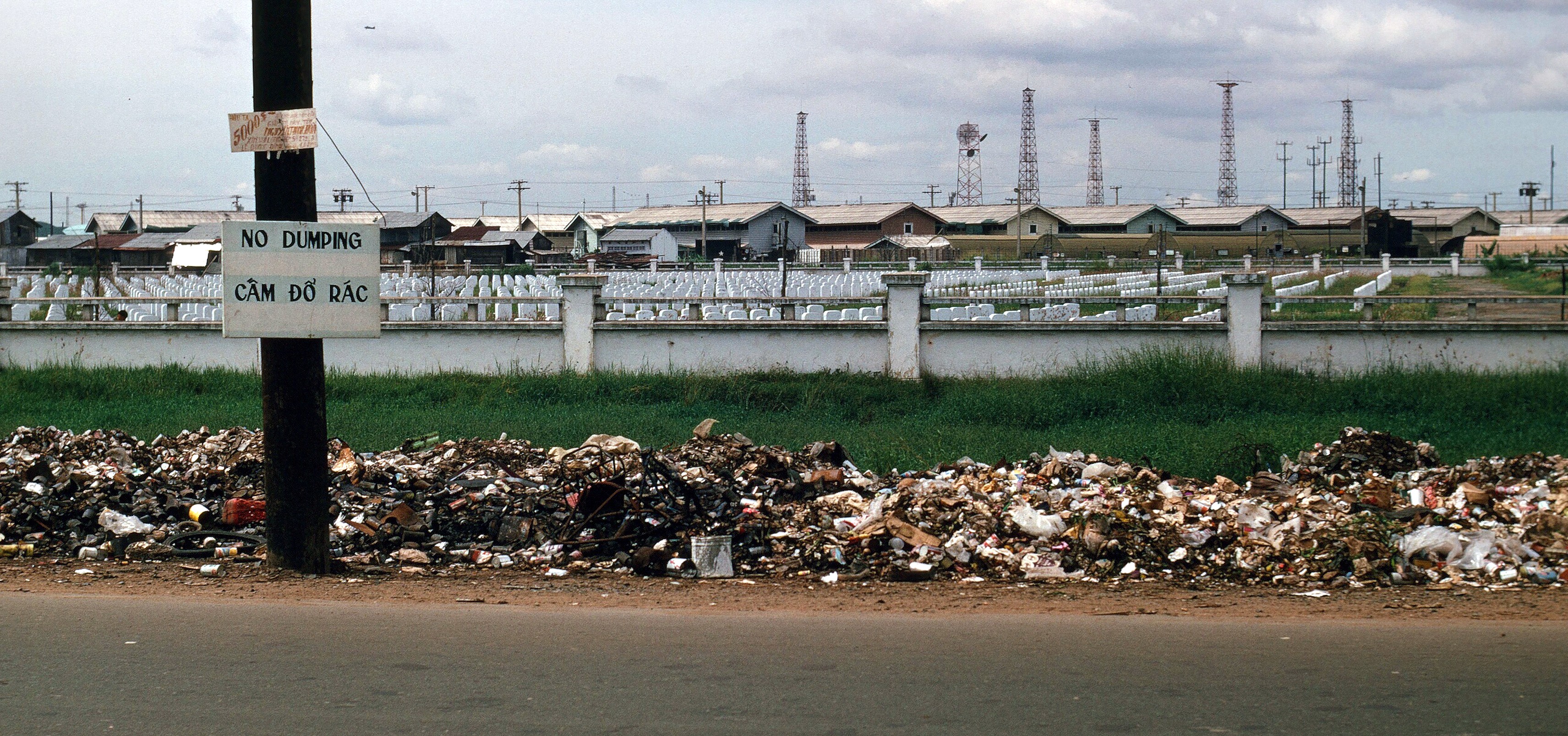1969 Saigon no dumping 01