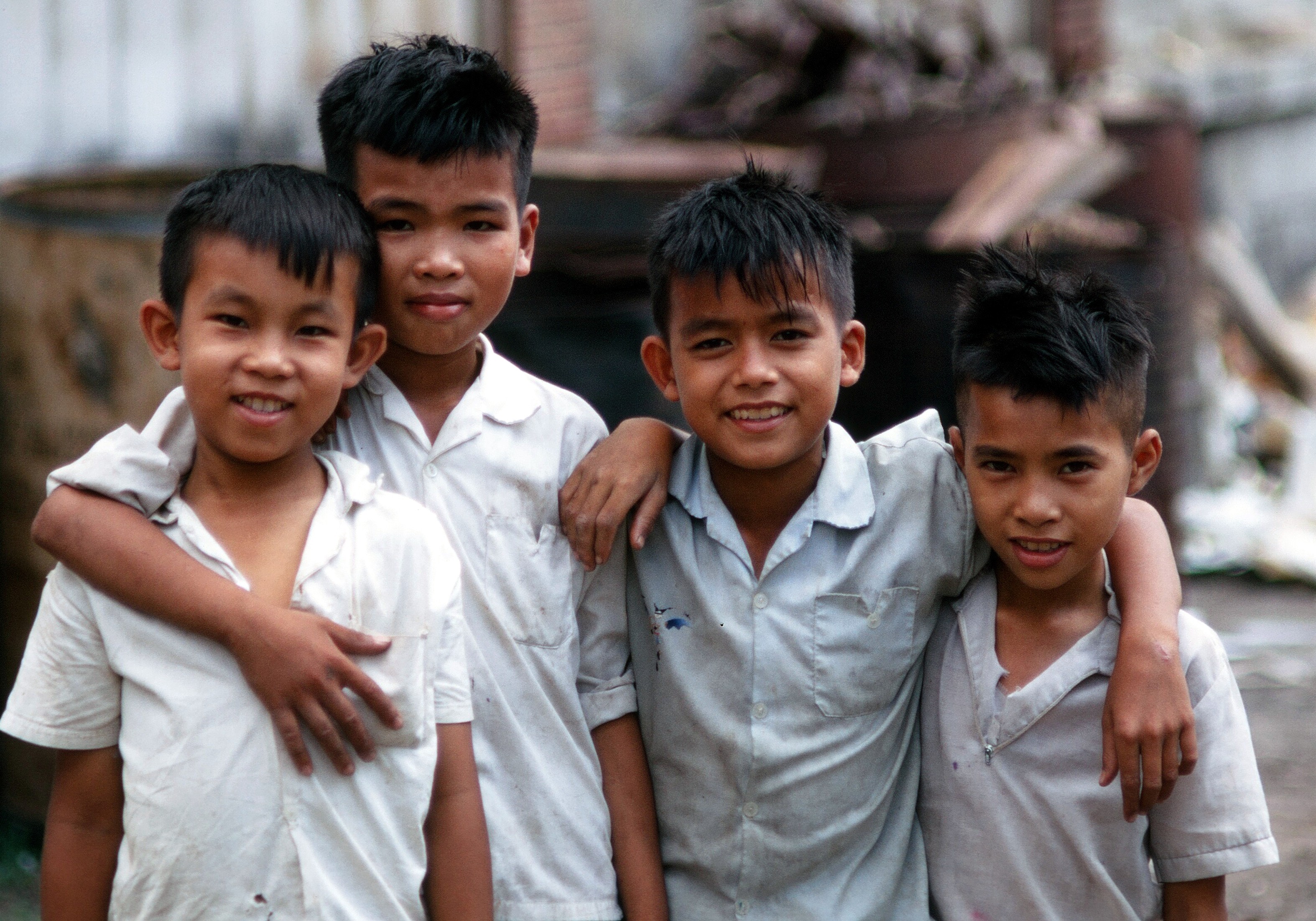 1970 04 05 Saigon kids 01