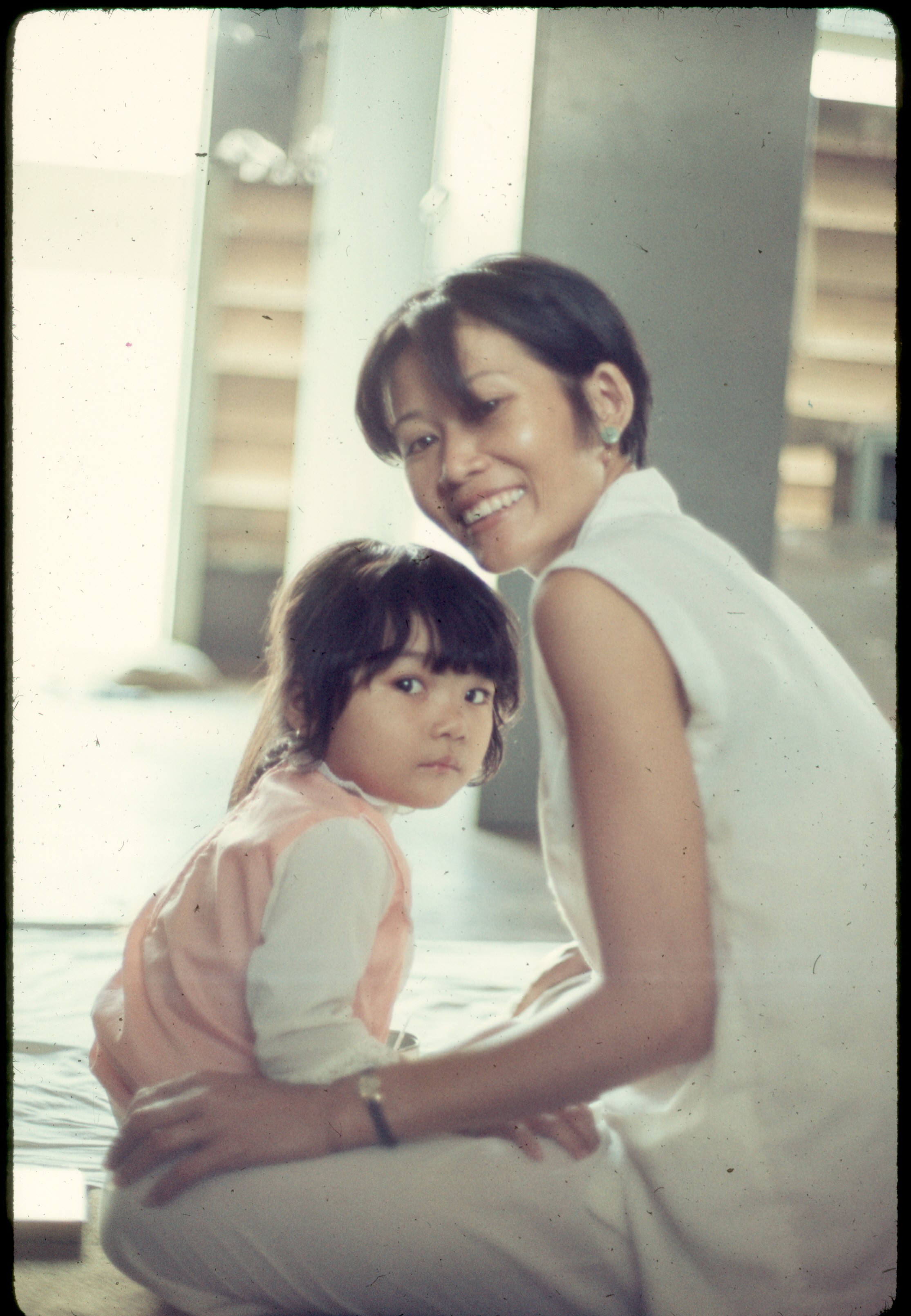 ss 006 1970 05 23 mama san with daughter