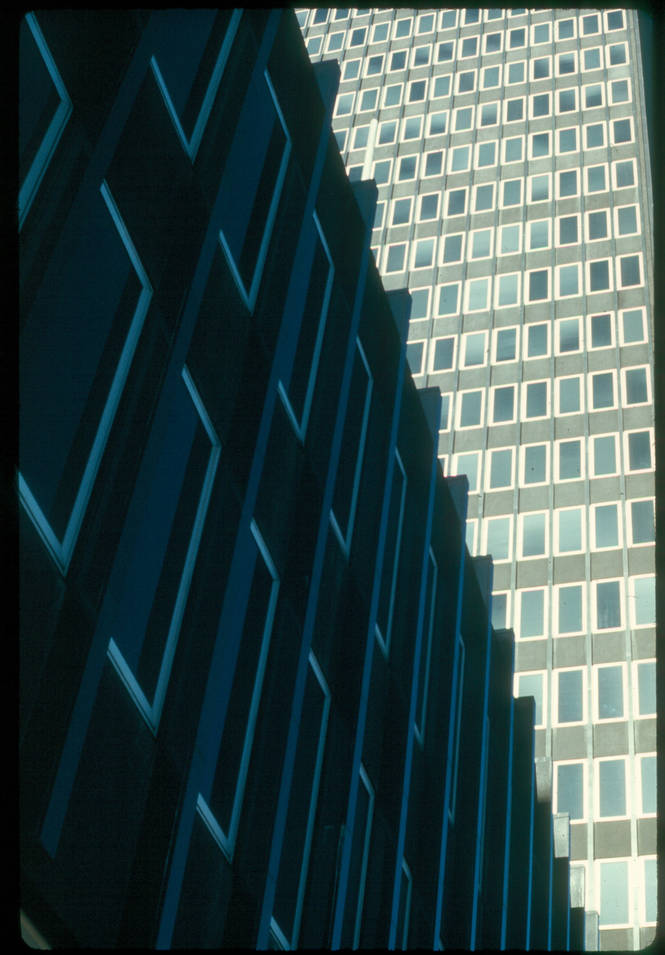 ss 047 1970 06 15 sydney building windows